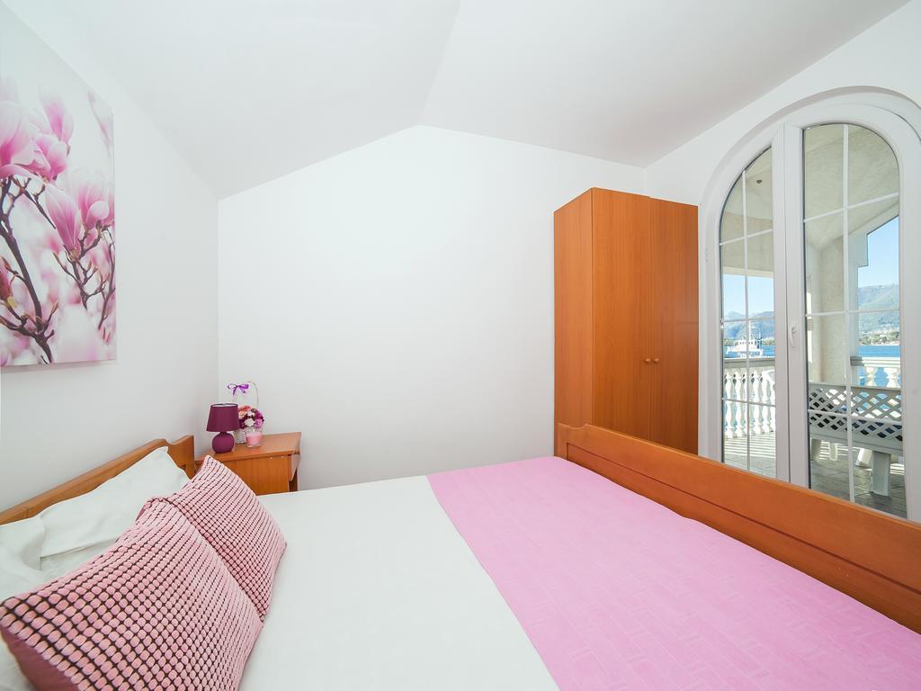 Apartments Elena Tivat Zewnętrze zdjęcie
